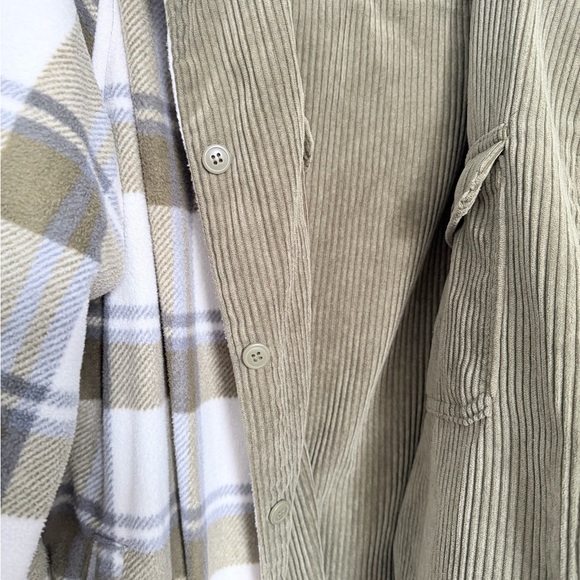✨2/$60✨Love Tree Green and Cream Plaid Jacket- reversible - Picture 3 of 4